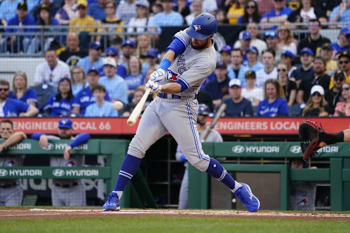 Brandon Belt hit two doubles for the Blue Jays Saturday.